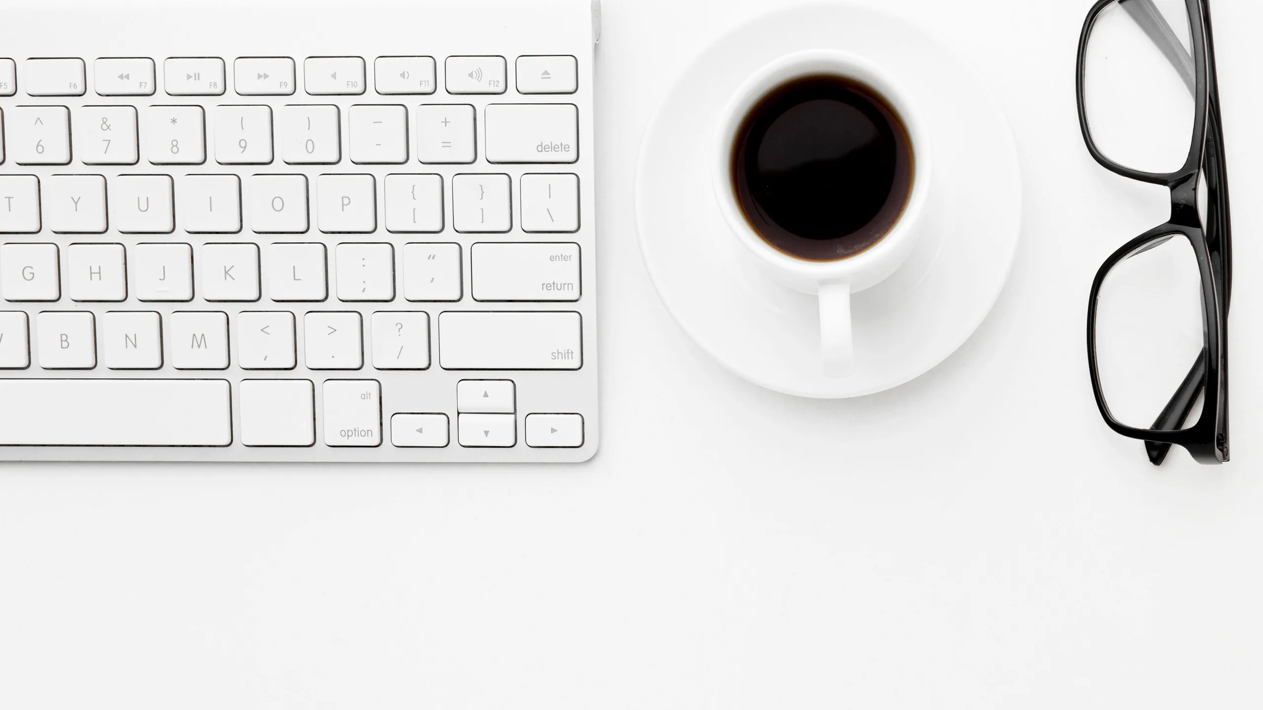 Бюро аксесоари плосък изглед преглед на договор капаро предварителен договор адвокат за имоти (resale chain risks Bulgaria)